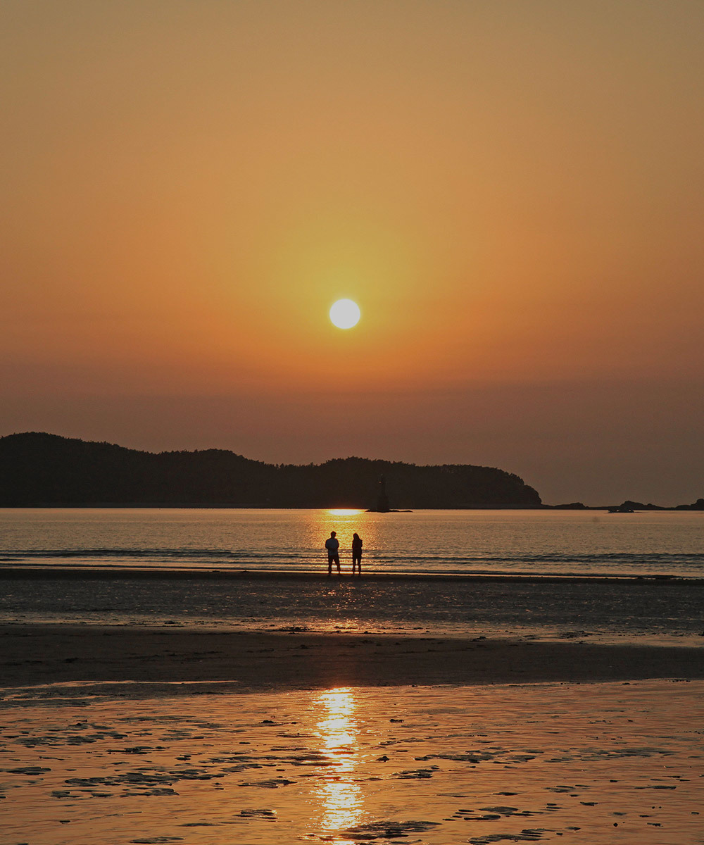 Where the setting sun invites the heart to rest|우림관광농원|지는 해를 따라 마음도 잠시 머무는 곳