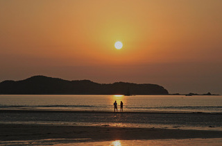 Where the setting sun invites the heart to rest|우림관광농원|지는 해를 따라 마음도 잠시 머무는 곳
